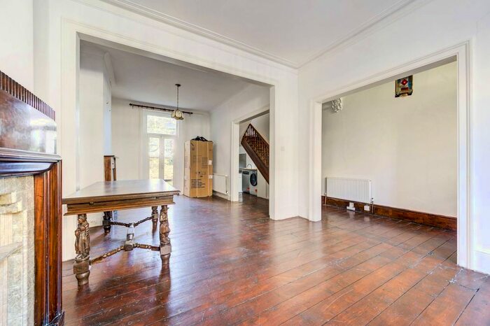 4 Bedroom Property To Rent In Harwood Road, Fulham Broadway, London, SW6
