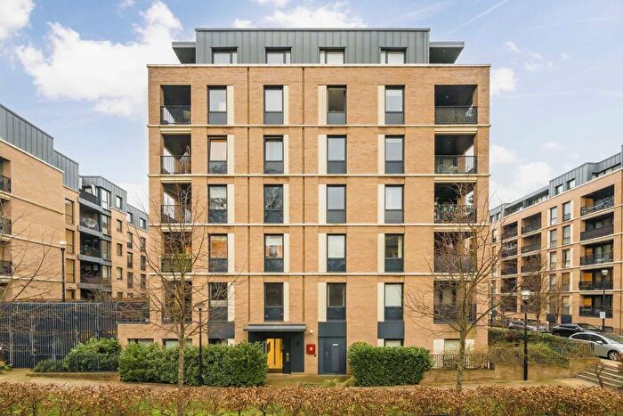 2 Bedroom Flat To Rent In Denman Avenue, Southall, UB2