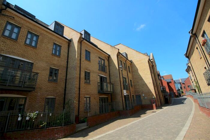 2 Bedroom Apartment To Rent In Paynes Park, Hitchin, SG5