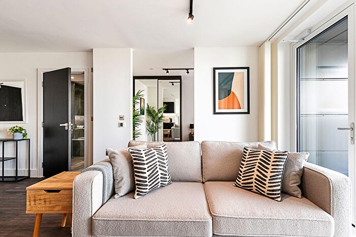 Studio To Rent In N--, Edmund Point, - Scrubs Lane, London, NW10