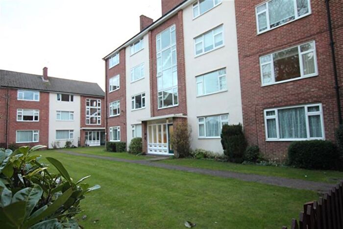 2 Bedroom Flat To Rent In Heath Royal Court, South Street, HU16