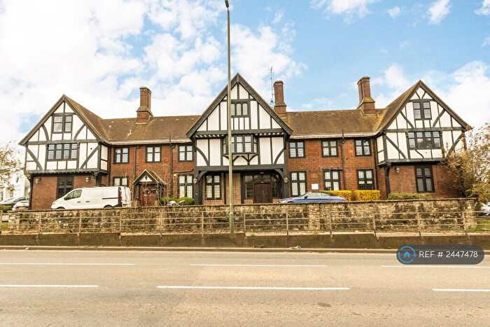 2 Bedroom Flat To Rent In The Driftbridge, Epsom, KT17