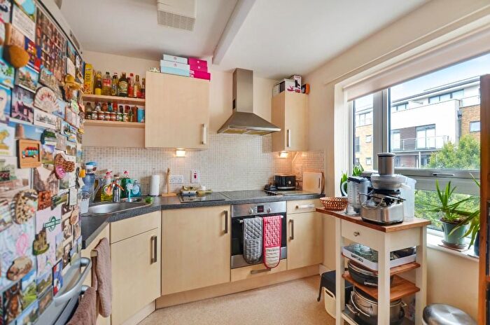 1 Bedroom Flat For Sale In Oakwood Close, London, SE13