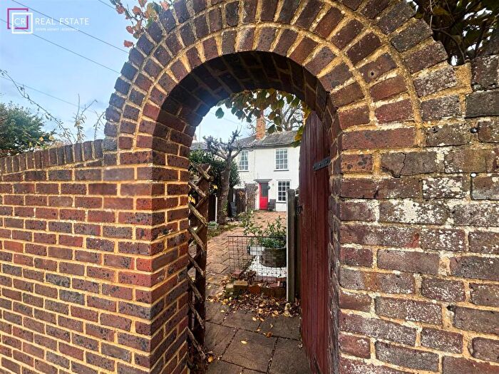 1 Bedroom Terraced House For Sale In Mill Road, Gillingham, ME7