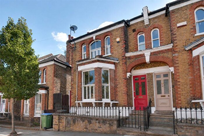 3 Bedroom Semi-Detached House For Sale In Dinsdale Road, Blackheath, London, SE3