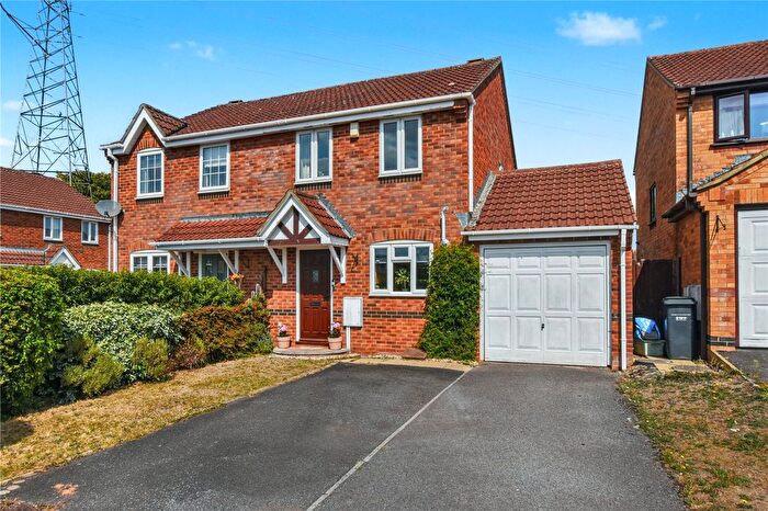 3 Bedroom Semi-detached House For Sale In Farriers Green, Monkton Heathfield, Taunton, Somerset, TA2