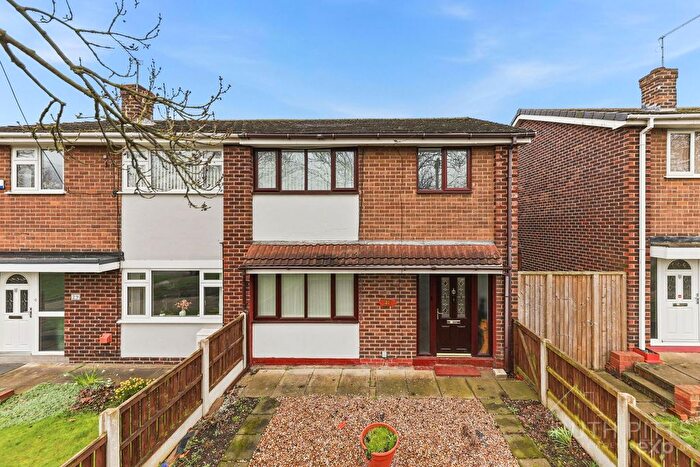 3 Bedroom Semi Detached House For Sale In Thornhill Road, Castleford, WF10