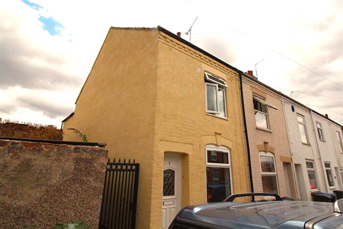 2 Bedroom Terraced House To Rent In Bond Street, CV21