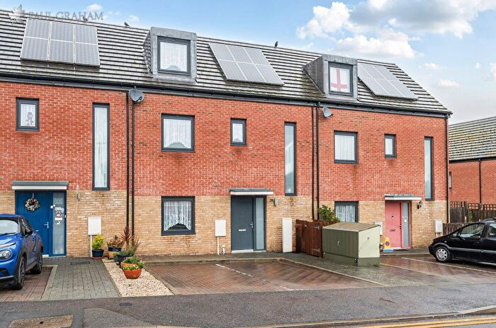 3 Bedroom Terraced House For Sale In Groveside Close, Carshalton, SM5