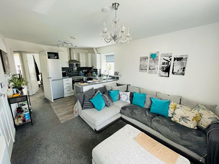 2 Bedroom Flat To Rent In Gower View Road, Gorseinon, Swansea, SA4