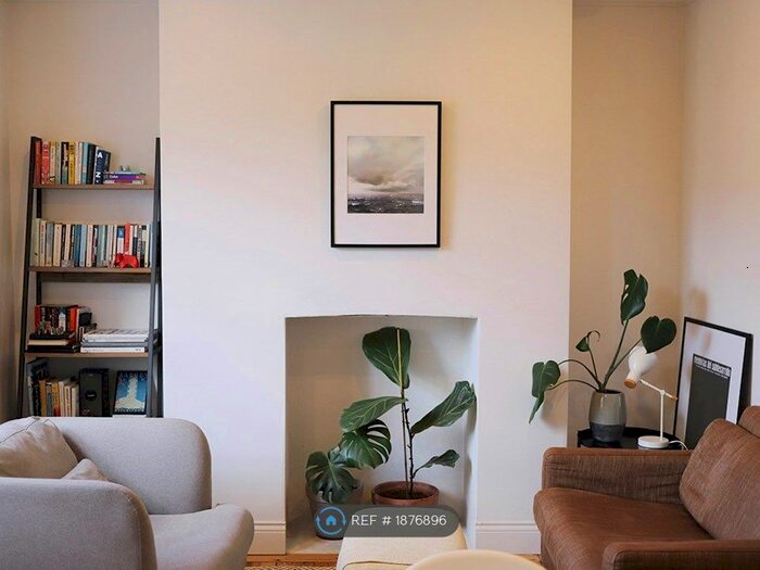 2 Bedroom Flat To Rent In Dalston, London, E8