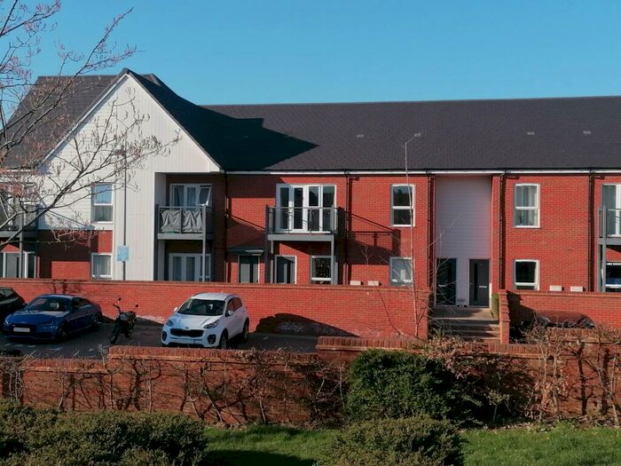 1 Bedroom Apartment To Rent In Turnpike Lane, Faygate, Horsham, RH12