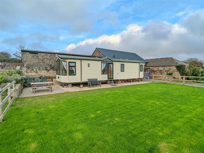 2 Bedroom Mobile/park Home To Rent In Zelah, Truro, Truro, TR4