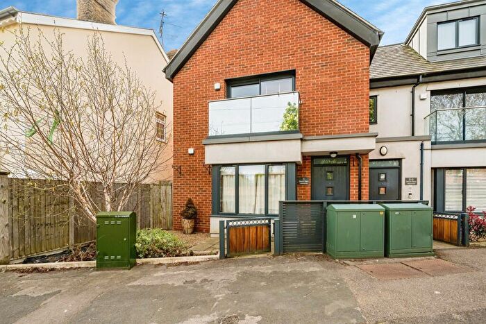 1 Bedroom Flat For Sale In Minniecroft Road, Burnham, Slough, SL1