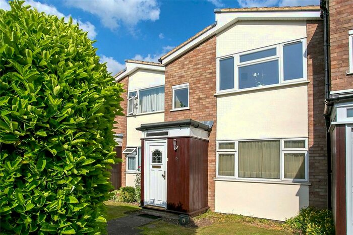 1 Bedroom Maisonette To Rent In The Larches, Bushey, WD23