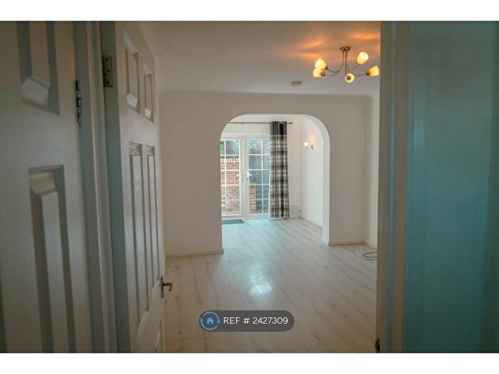 3 Bedroom Semi-Detached House To Rent In Bassil Road, Hemel Hempstead, HP2