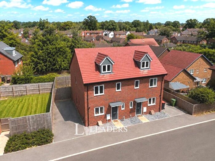 4 Bedroom Semi Detached House For Sale In Clavell Close, Tattenhoe Park, Milton Keynes, MK4