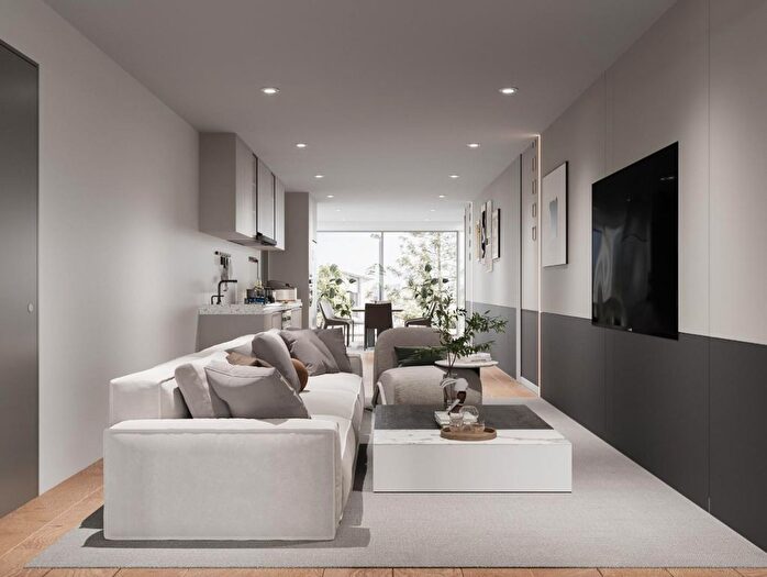 5 Bedroom Flat To Rent In Church Road, Stoke Bishop, Bristol, BS9