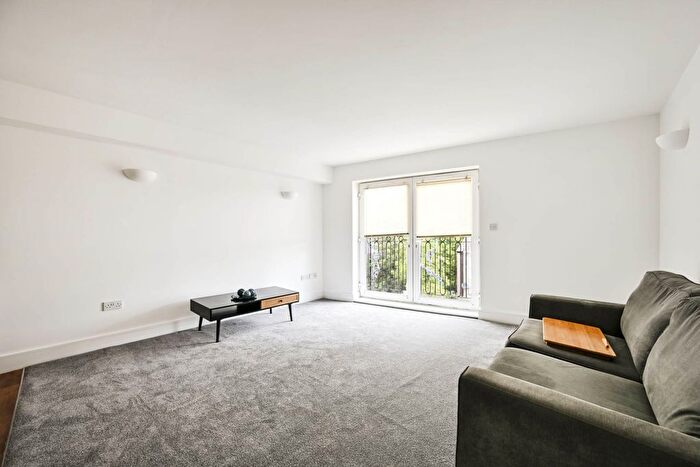 1 Bedroom Flat To Rent In Robinson Road London, Colliers Wood, SW17