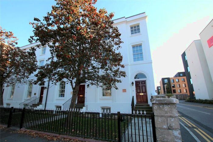 2 Bedroom Flat To Rent In St Laurence Hall, London Road, Reading, Berkshire, RG1