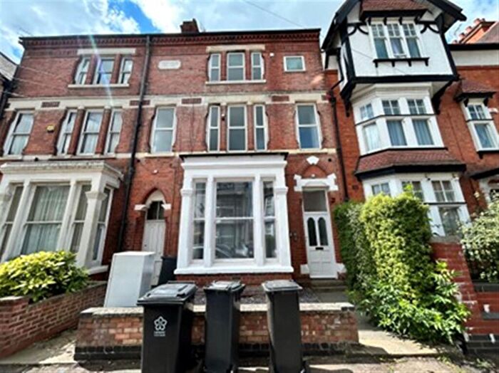 5 Bedroom Terraced House For Sale In Westleigh Road, Leicester, LE3