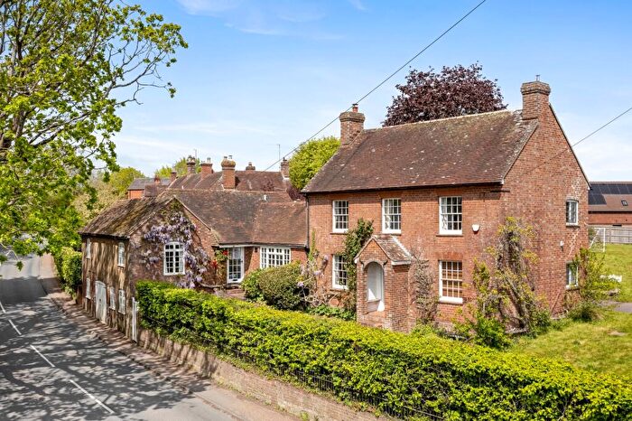 4 Bedroom Detached House For Sale In High Street, Loxwood, RH14