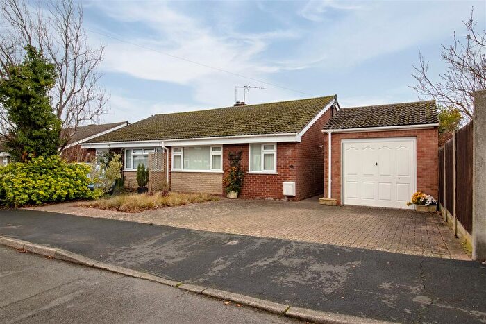 2 Bedroom Semi-Detached Bungalow For Sale In Hillyard Road, Southam, CV47