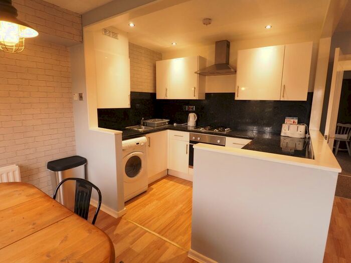 2 Bedroom Apartment To Rent In Plimsoll Way, Victoria Dock, Hull, HU9