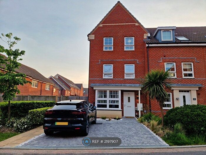 4 Bedroom End Of Terrace House To Rent In Quicksilver Street, Worthing, BN13