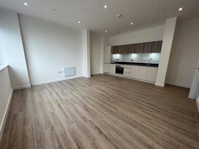 2 Bedroom Apartment To Rent In Basingstoke, Hampshire, RG21