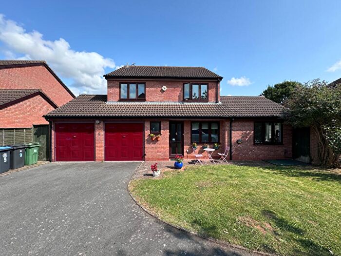 4 Bedroom House To Rent In Debden Close, CV35