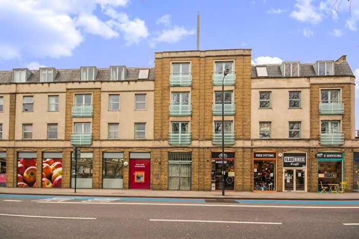 2 Bedroom Flat To Rent In Battersea Park Road, Battersea, London, SW11
