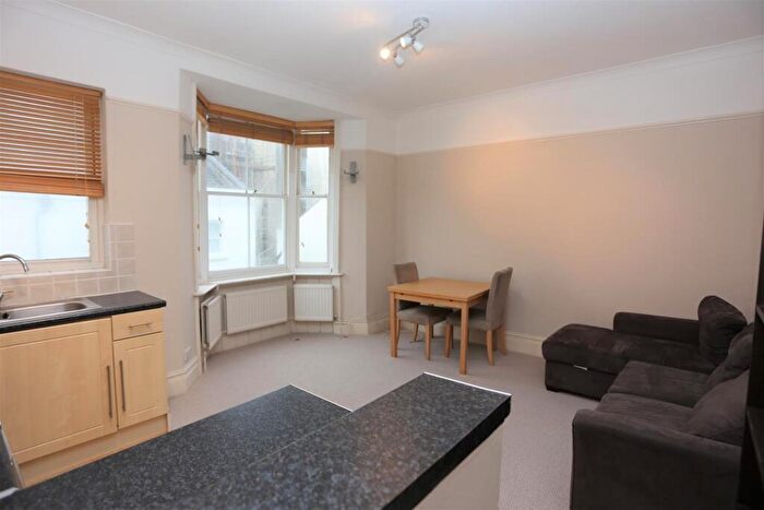 1 Bedroom Flat To Rent In Farm Road, Hove, BN3
