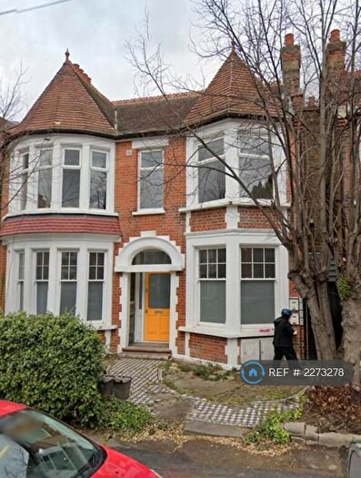 1 Bedroom Flat To Rent In Lyndhurst Drive, London, E10