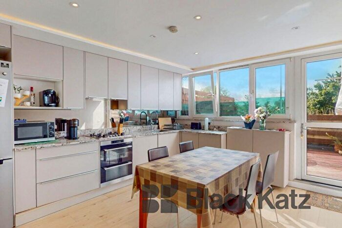 3 Bedroom Flat To Rent In Netherwood Street, West Hampstead (Inclusive Of Gas), NW6