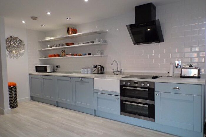 1 Bedroom Flat To Rent In Waterfront Walk, Birmingham, B1