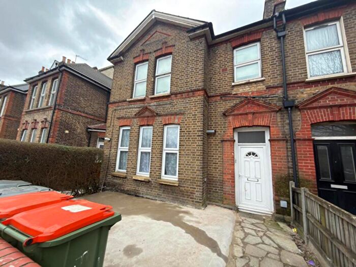 Studio To Rent In Plashet Road, London, E13