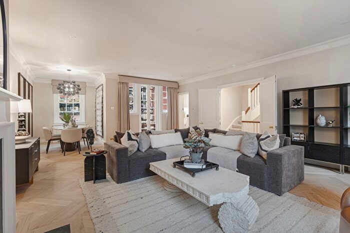 4 Bedroom Property To Rent In Wood's Mews, London, London, W1K