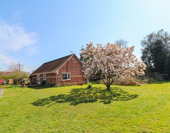 3 Bedroom Detached Bungalow For Sale In Providence Place, Briston, NR24