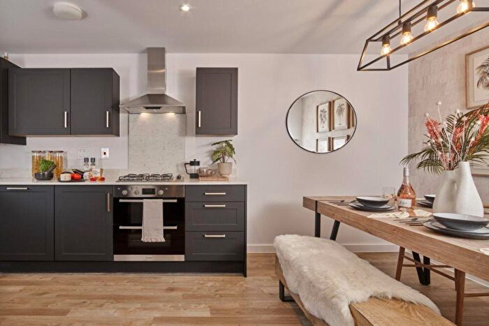 4 Bedroom Terraced House For Sale In Kilnwood Vale, Faygate, West Sussex, RH12