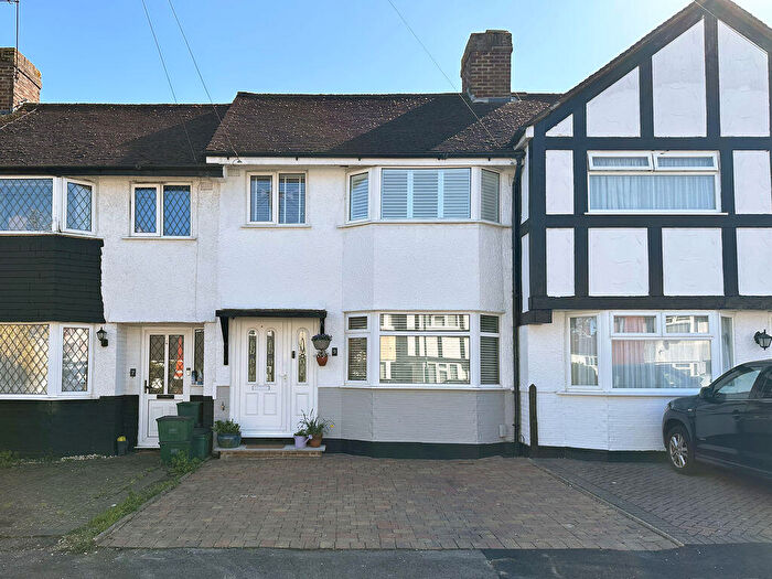 3 Bedroom Terraced House For Sale In Merrilands Road, Worcester Park, KT4