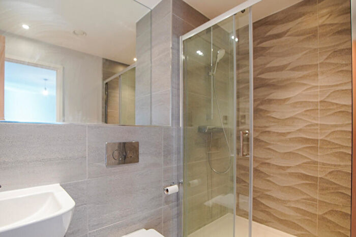 2 Bedroom Flat To Rent In Hope Quay, Wapping Wharf, BS1