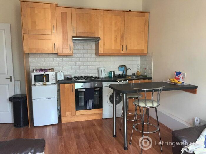 2 Bedroom Flat To Rent In Ponton Street, Tollcross, Edinburgh, EH3