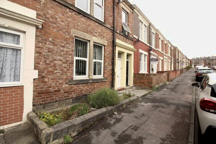 1 Bedroom Flat To Rent In Raby Street, Gateshead, NE8