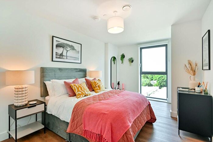 3 Bedroom Flat To Rent In Carter House, Maidenhead, SL6