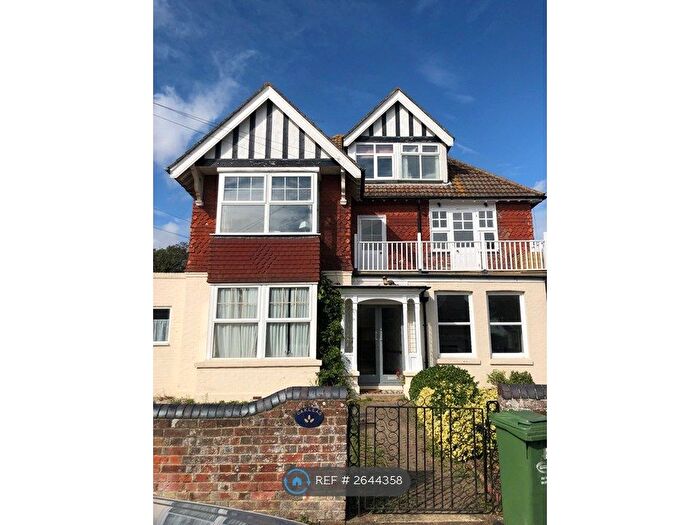 1 Bedroom Flat To Rent In Oak Leas, Hythe, CT21