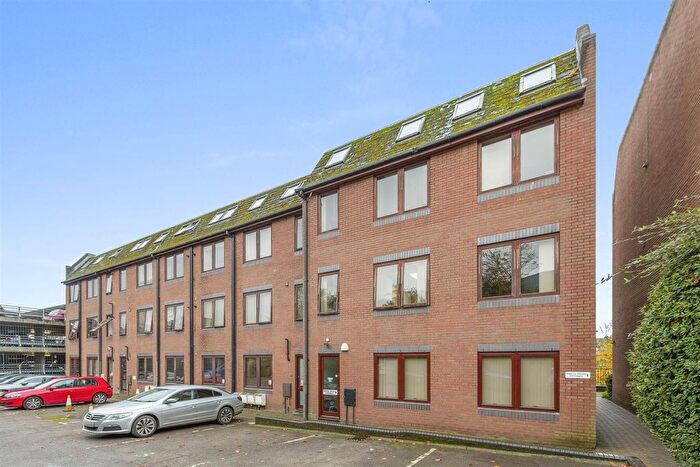 2 Bedroom Property For Sale In Close To Town, High Wycombe, HP13