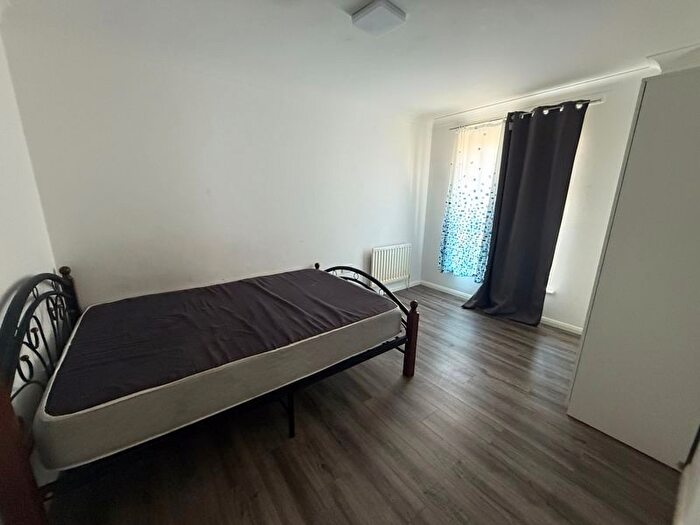3 Bedroom Terraced House To Rent In Railway Terrace, Feltham, TW13