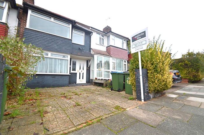 3 Bedroom Terraced House To Rent In Combeside, Plumstead, London, SE18