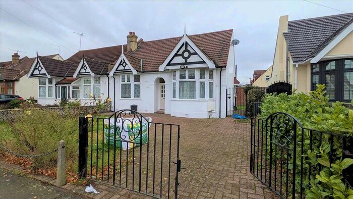 3 Bedroom Bungalow To Rent In Levett Gardens, Ilford IG3
